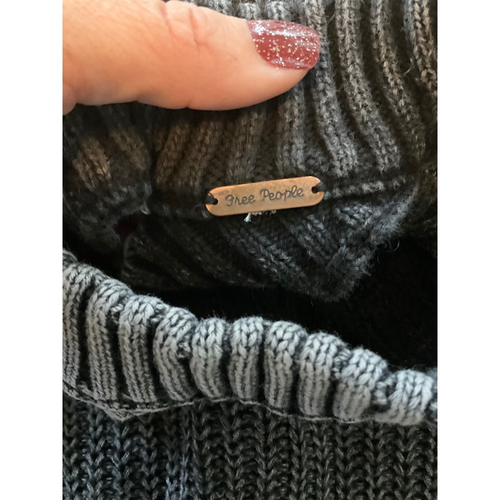 Free People Charcoal Gray Cold Shoulder Cutout‎ Mock Neck Sweater Size S - Picture 4 of 9